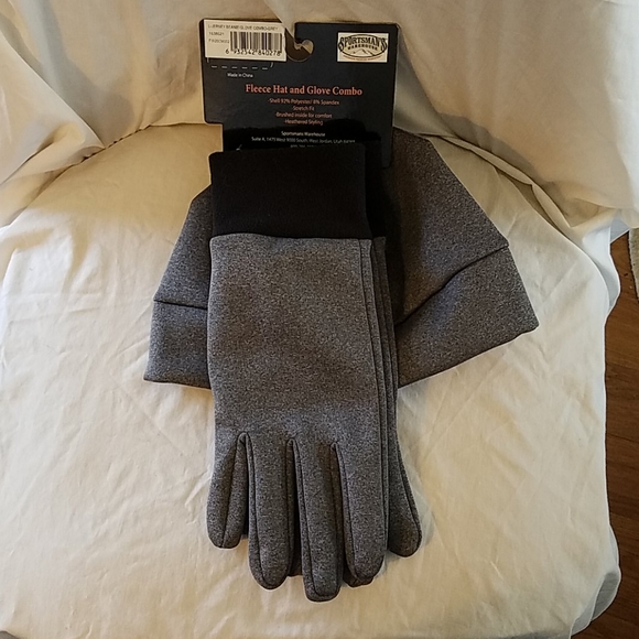 Fleece hat and glove combo - Picture 2 of 2
